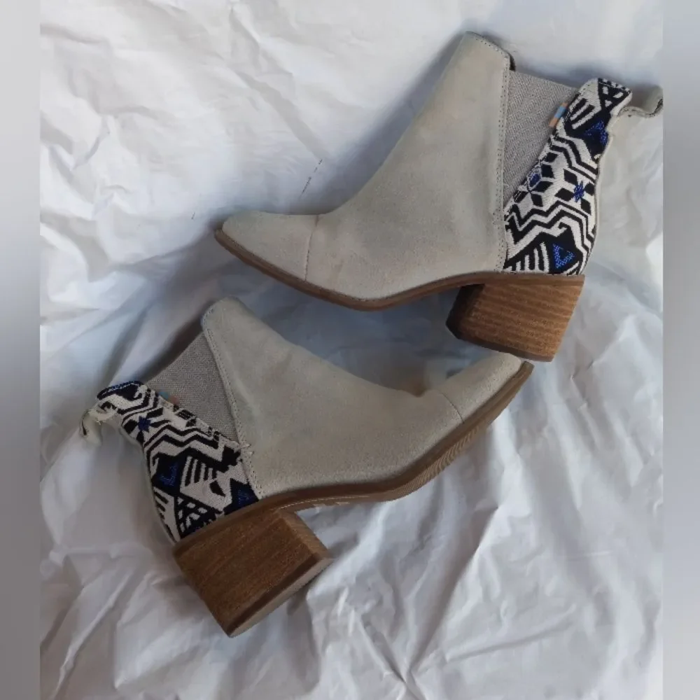 TOMS Women's 6.5 Esme Suede Ankle Chelsea Boot